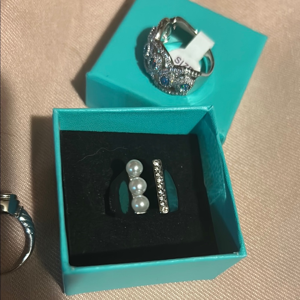 Bomb 💣 Party CZ and Pearl Ring 💍 size 8